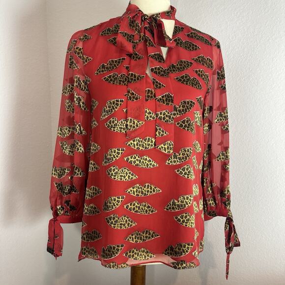 Alice + Olivia x Donald Robertson Silk Leopard Lip Top Red Blouse XS Mobwife Bow - Picture 7 of 11